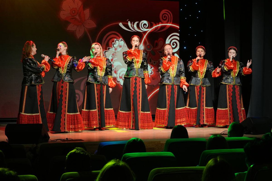 В ДК "Аист" состоялось мероприятие, посвящённое 35-летию со Дня образования налоговой службы России