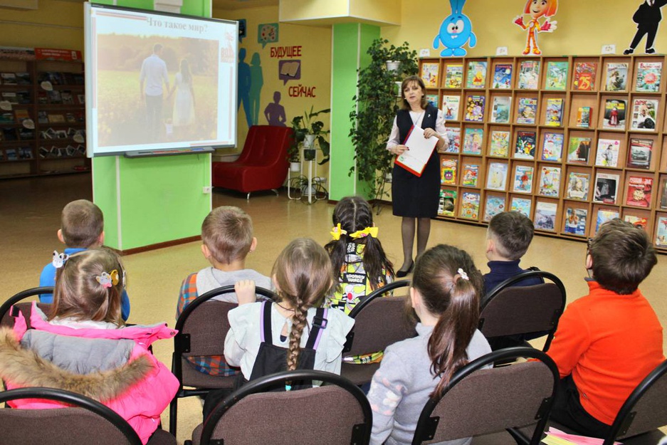 09.12.2025 - Новооскольская ЦДБ - В Центральной детской библиотеке - Мероприятие, приуроченное к 105‑летию со дня рождения И.Н. Кожедуба