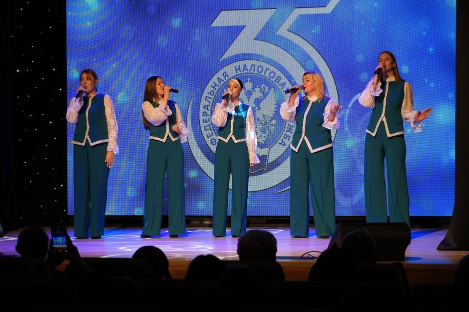 В ДК "Аист" состоялось мероприятие, посвящённое 35-летию со Дня образования налоговой службы России