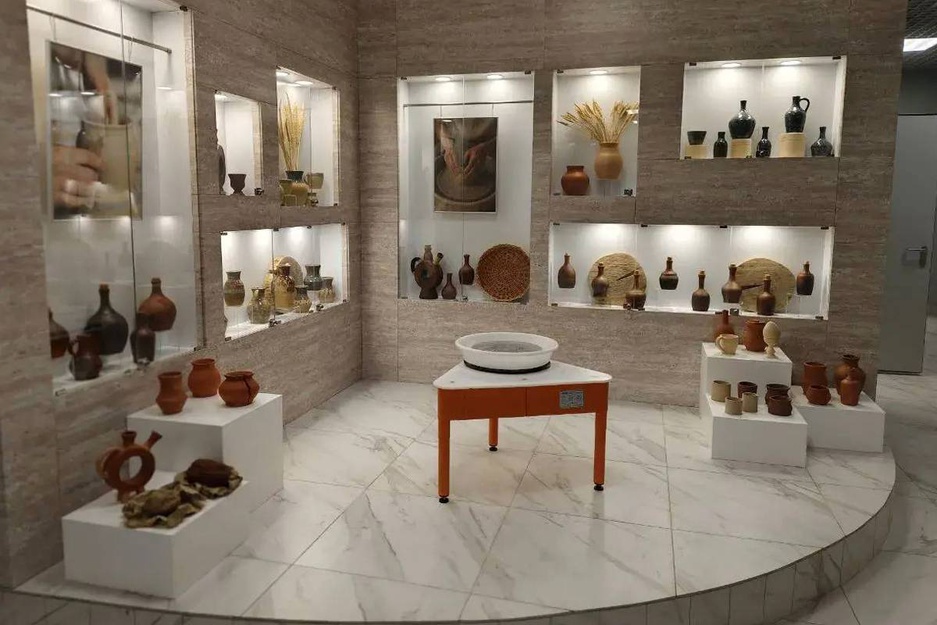 В Новооскольском Центре искусств и ремёсел открылась персональная выставка Николая Светличного