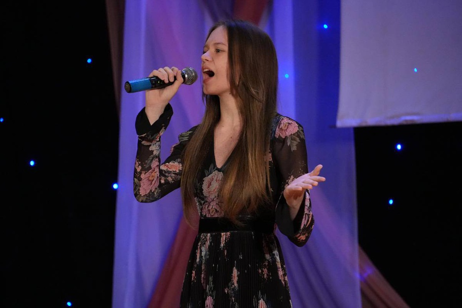 30.11.2025 - ЦКР "Оскол" - Праздничный концерт, посвящённый Дню матери