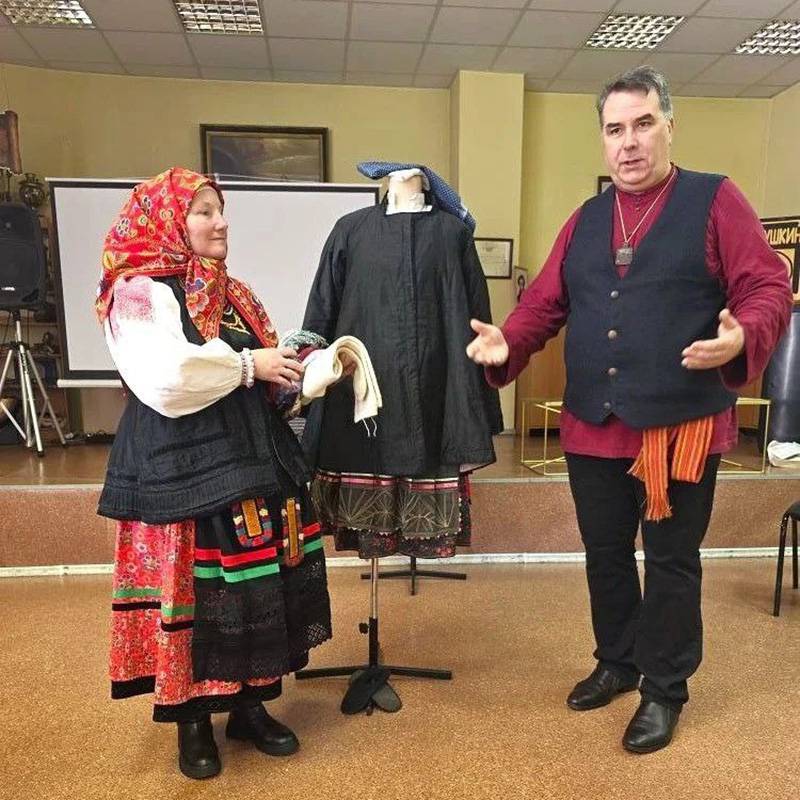 г. Старый Оскол - Выставка "Своё родное: культурный код в костюмной кукле"